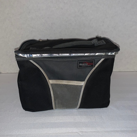 Adventuridge Other - Kids lunch bag with a sandwich plastic container